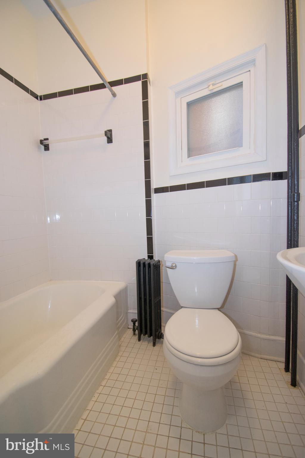 3415 Harford Road Baltimore, MD 21213 - Photo 13 of 29 Bath