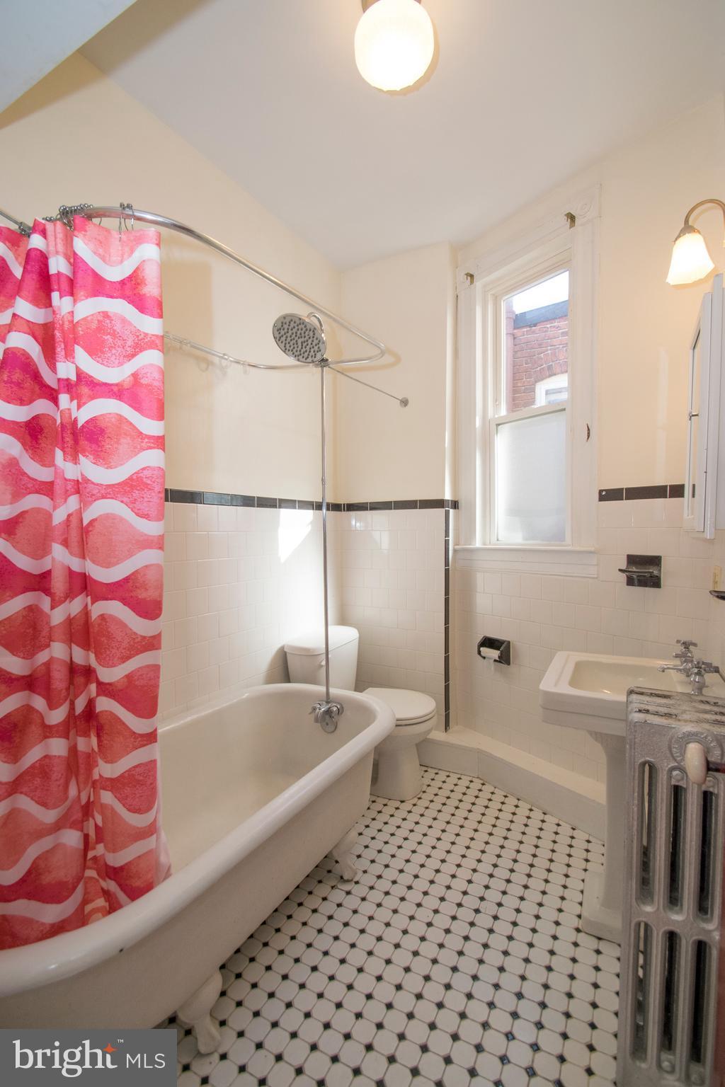 3415 Harford Road Baltimore, MD 21213 - Photo 20 of 29 Bath