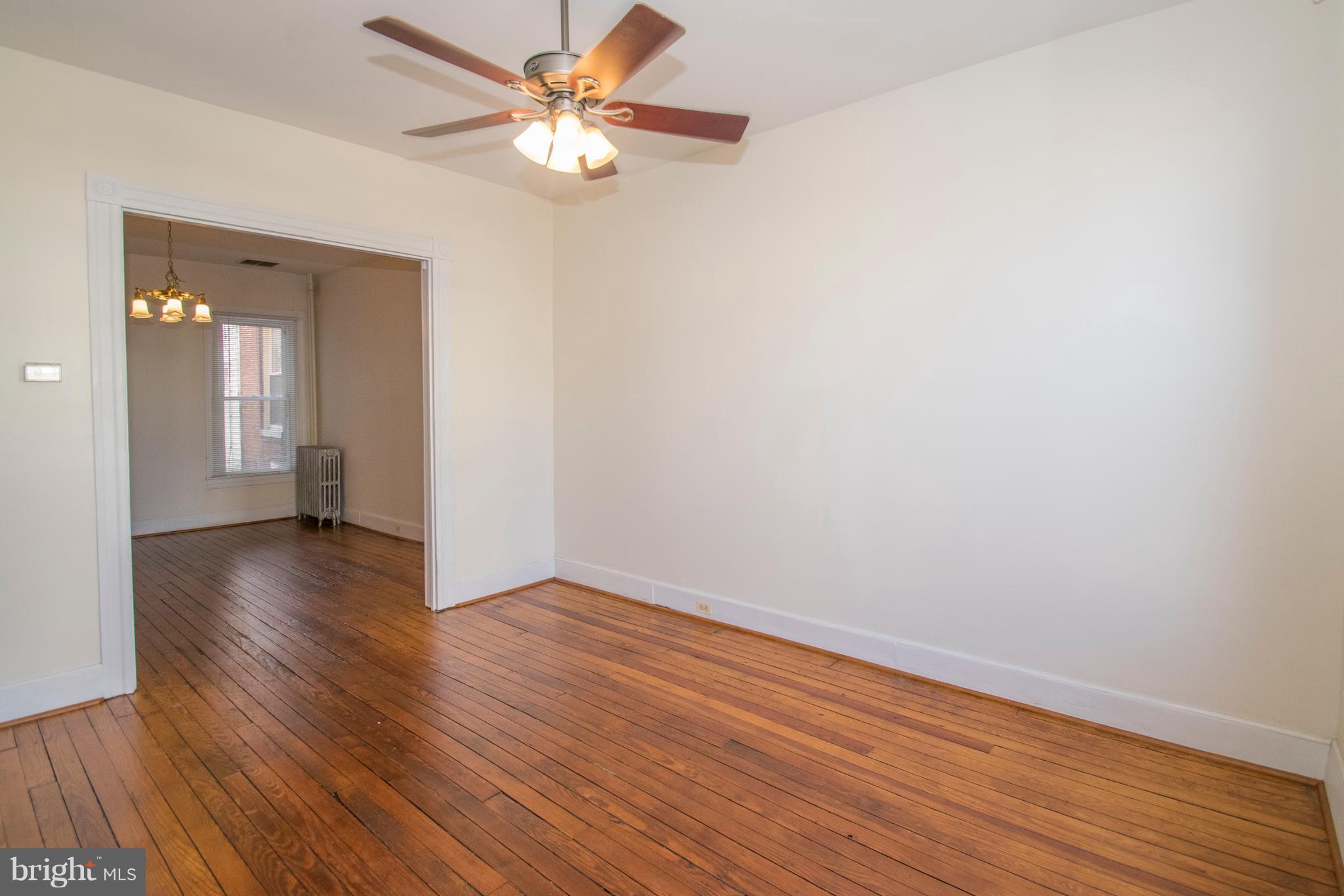 3415 Harford Road Baltimore, MD 21213 - Photo 4 of 29 Living Room