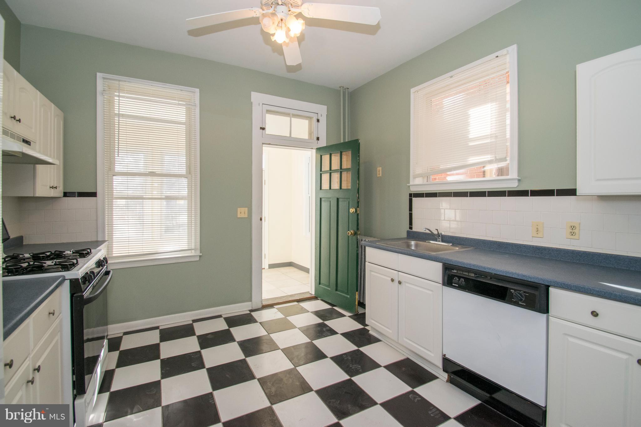 3415 Harford Road Baltimore, MD 21213 - Photo 10 of 29 Kitchen