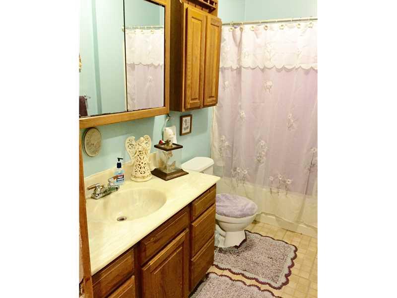 604 Newport Road New Beaver, PA 16157 - Photo 13 of 16 Full Bath.