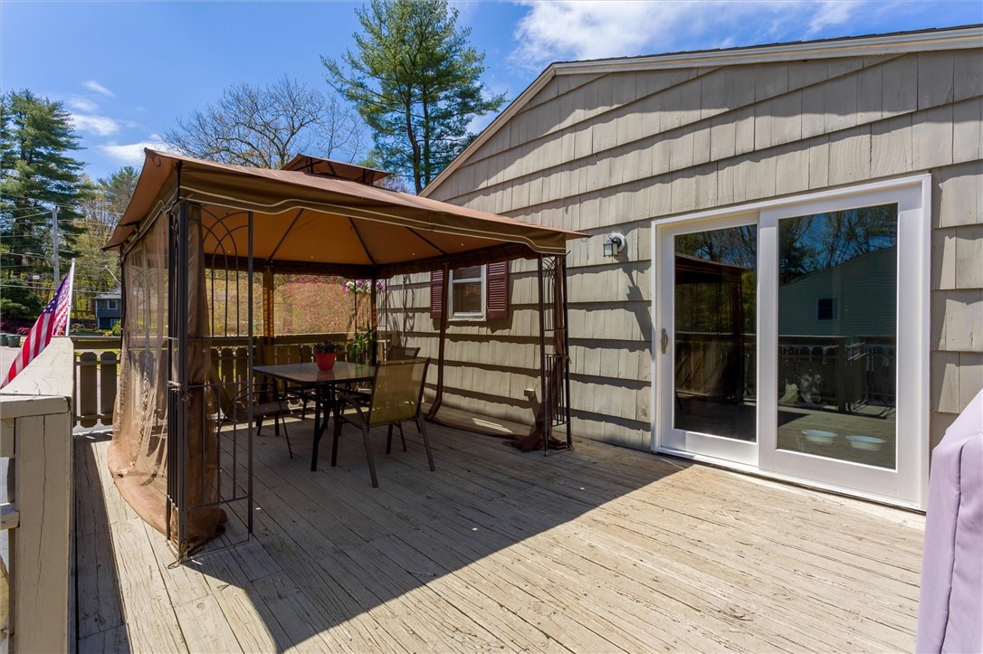 20 Clarke Road Coventry, RI 02816 - Photo 4 of 26