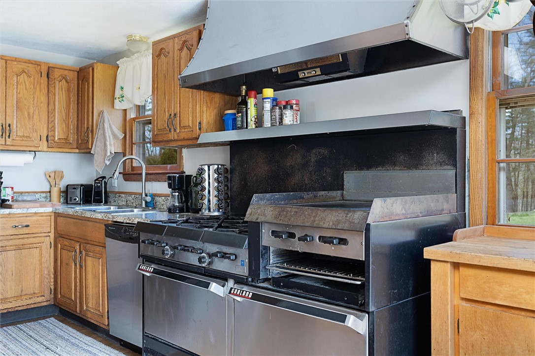 20 Clarke Road Coventry, RI 02816 - Photo 6 of 26