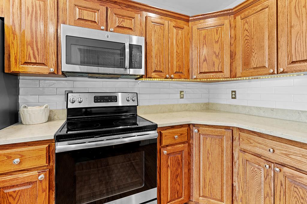 218 Pumphouse Road Greenwood, SC 29649 - Photo 9 of 35 Kitchen