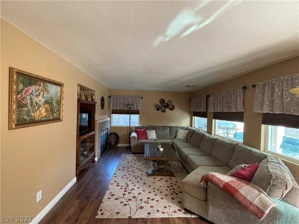 7429 Randel Jean Way Las Vegas, NV 89113 - Photo 8 of 20 Gallery Image 8