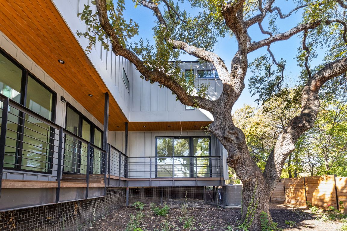 1603 Chelsea Lane, Unit 1 Austin, TX 78704 - Photo 35 of 40