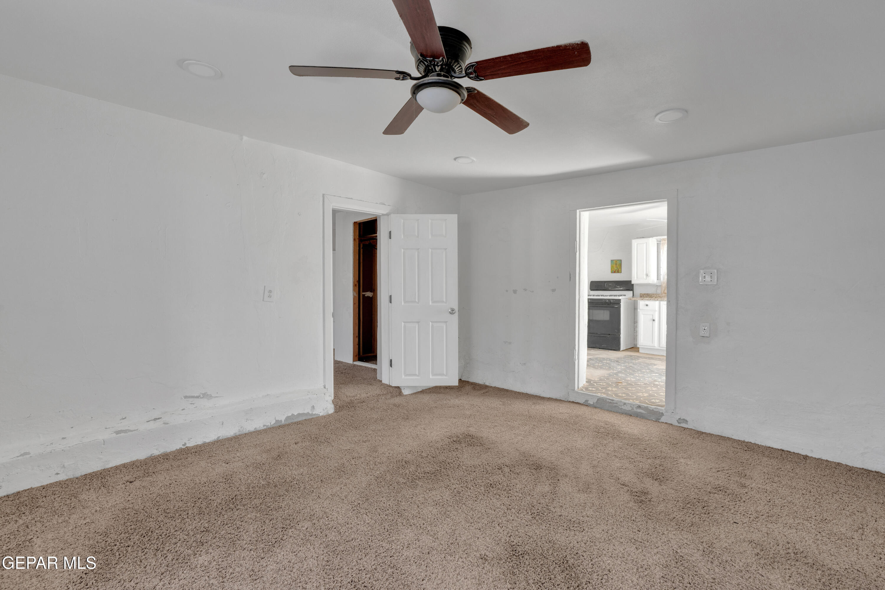 10184 Haynes Road Socorro, TX 79927 - Photo 19 of 25 an empty room with fan