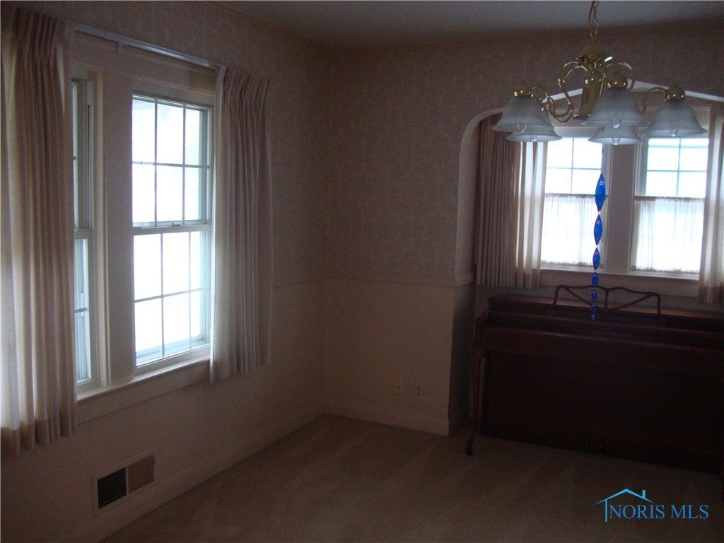 3648 Maxwell Road Toledo, OH 43613 - Photo 8 of 32 Gallery Image 8