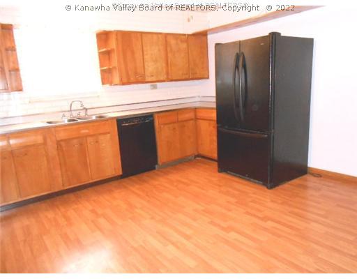 134 County Road 21/20 Ripley, WV 25271 - Photo 5 of 16 Kitchen.