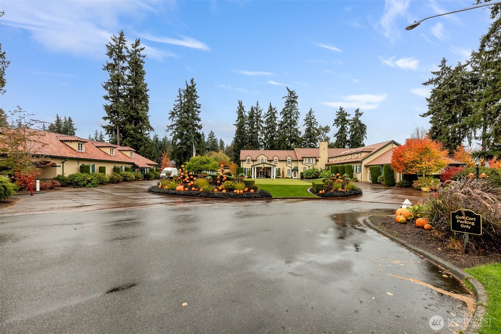 6524 Northeast 171st Place Kenmore, WA 98028 - Photo 35 of 35 a view of a street with cars