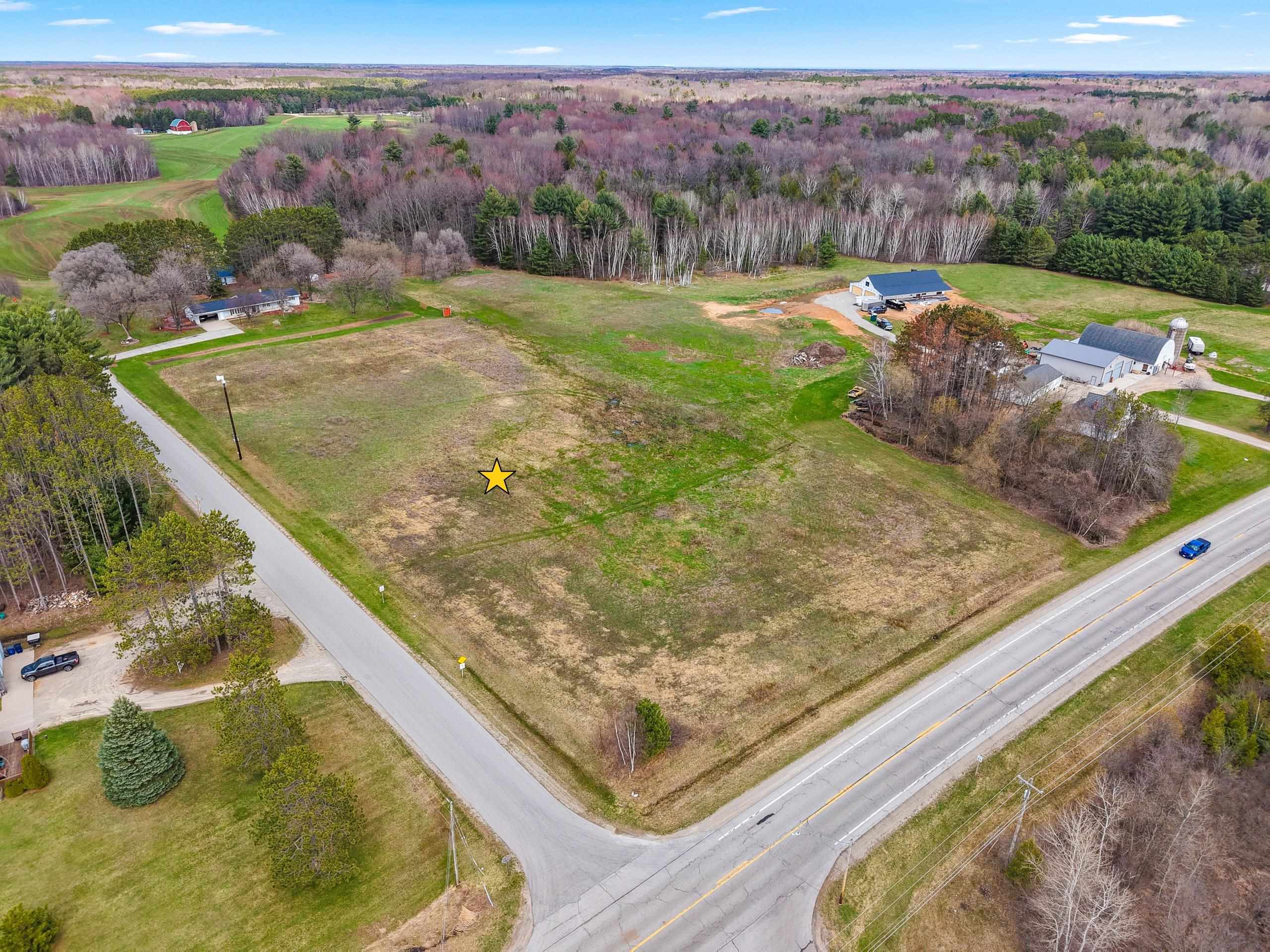 School Ln Green, Unit 1 Green Bay, WI 54313 - Photo 2 of 28