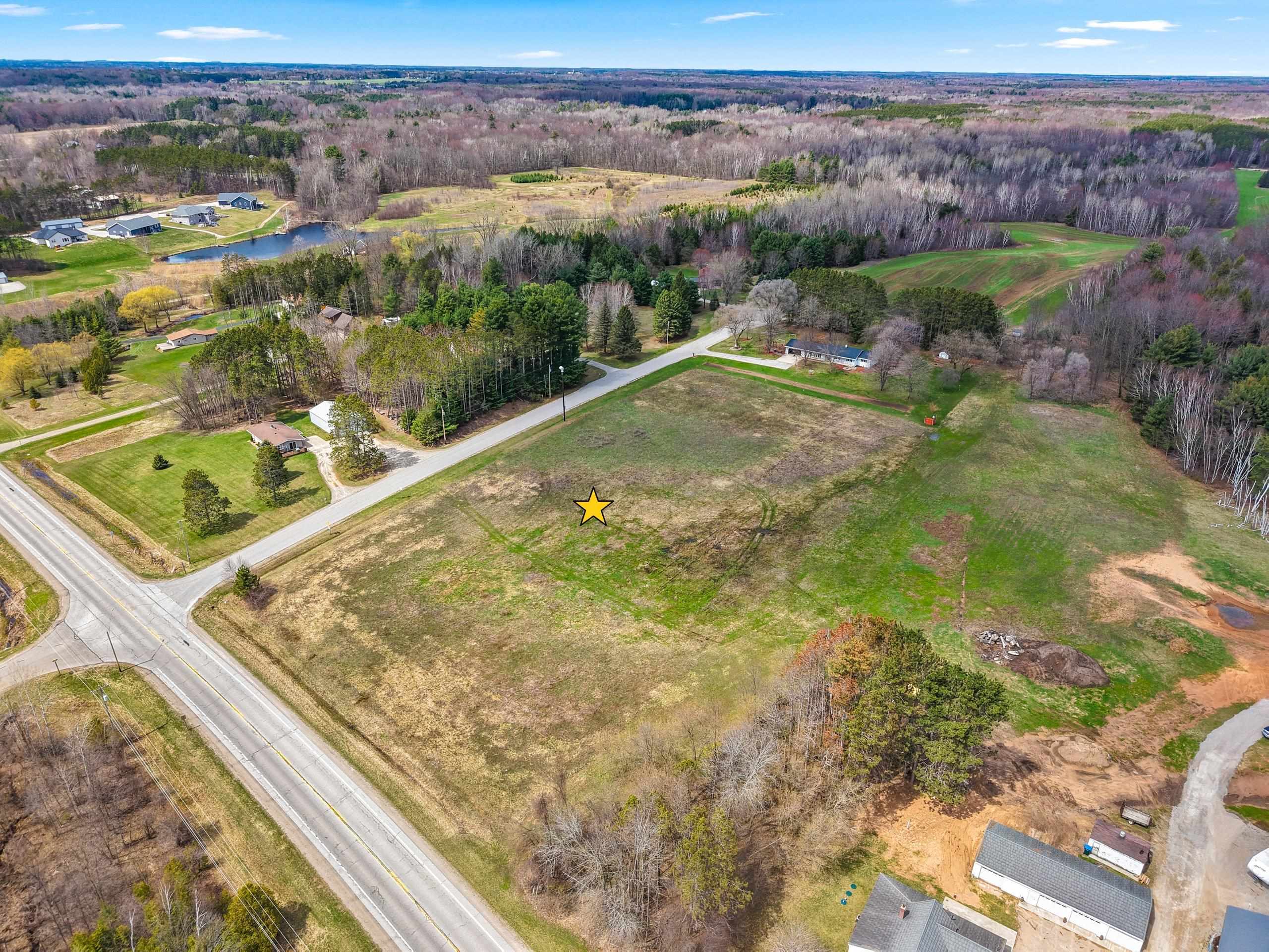 School Ln Green, Unit 1 Green Bay, WI 54313 - Photo 4 of 28