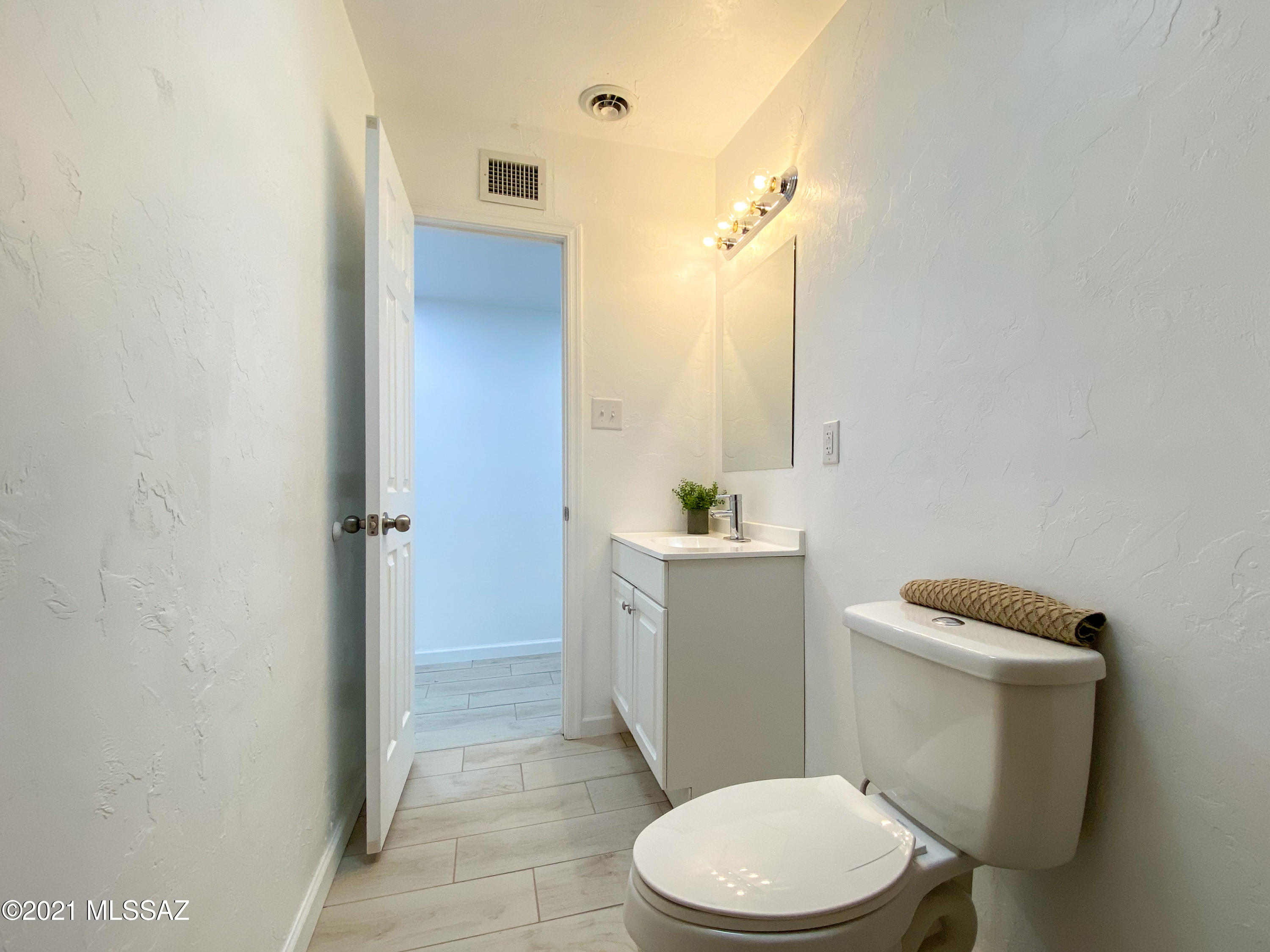 1462 West Roger Road Tucson, AZ 85705 - Photo 14 of 33