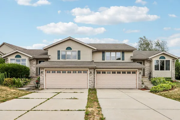 $625,000 | 5101-5103 Black Walnut Drive, McFarland, WI 53558
