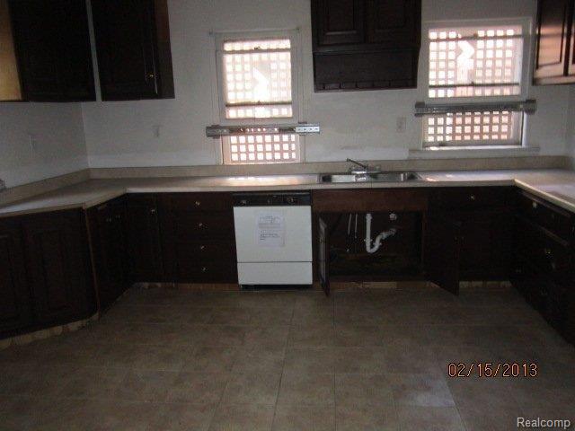 4205 Balfour Road Detroit, MI 48224 - Photo 9 of 16 4205 Balfour Detroit 021513 (10)