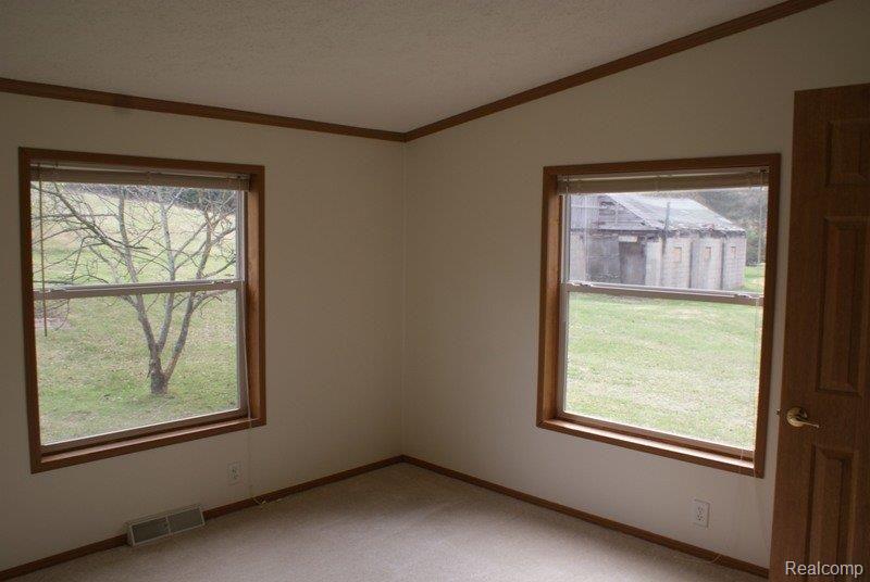 1547 Kile Road Metamora, MI 48455 - Photo 9 of 16 DSC09633.JPG