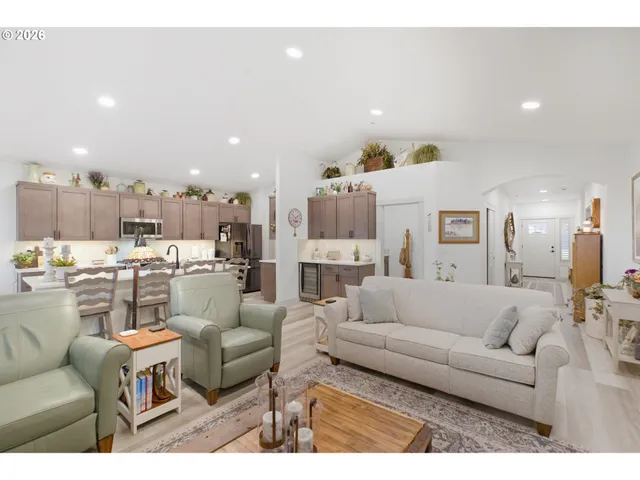 $549,000 | 5021 Cedar View Drive, Springfield, OR 97478