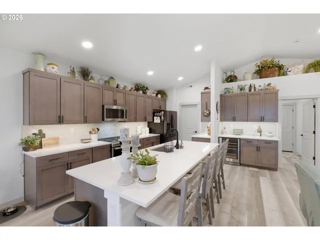 $549,000 | 5021 Cedar View Drive, Springfield, OR 97478