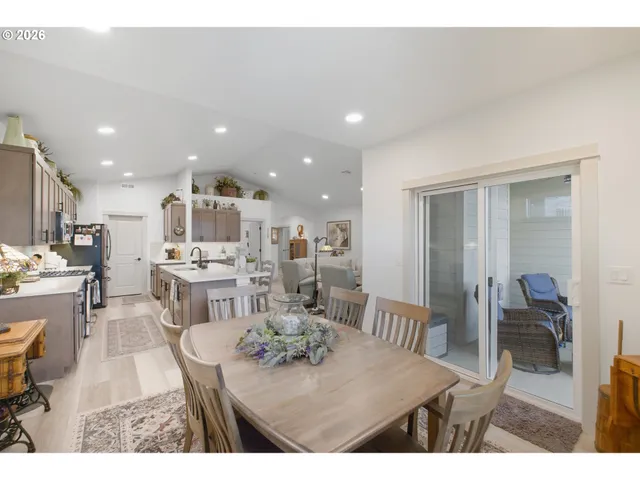 $549,000 | 5021 Cedar View Drive, Springfield, OR 97478