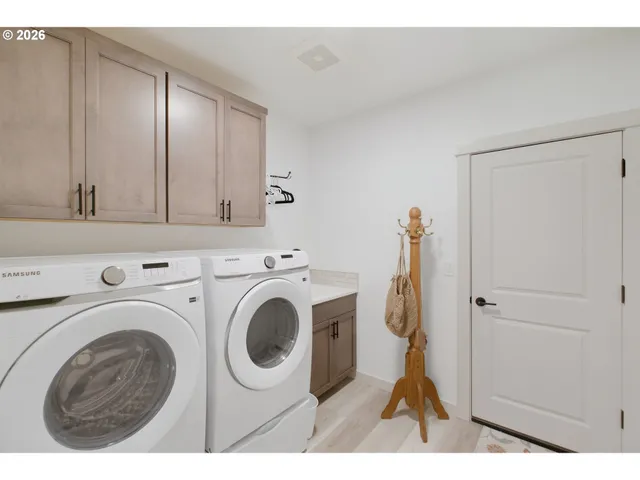 $549,000 | 5021 Cedar View Drive, Springfield, OR 97478