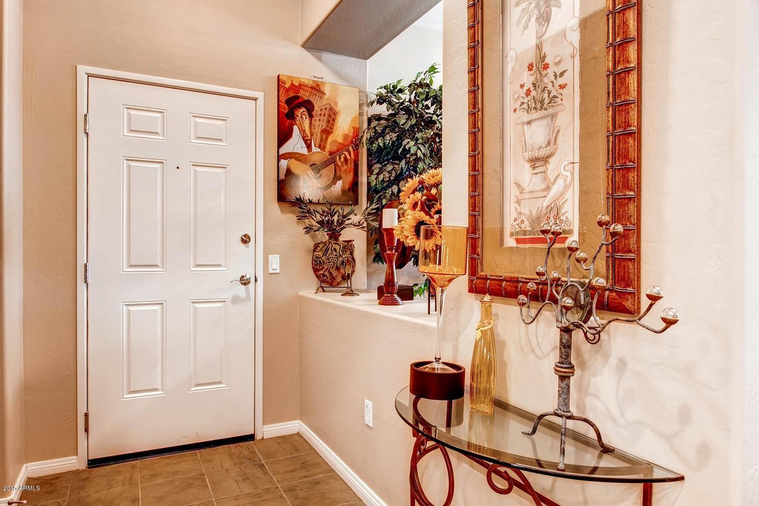 4488 East Thomas Road, Unit 1042 Phoenix, AZ 85018 - Photo 6 of 31 Foyer
