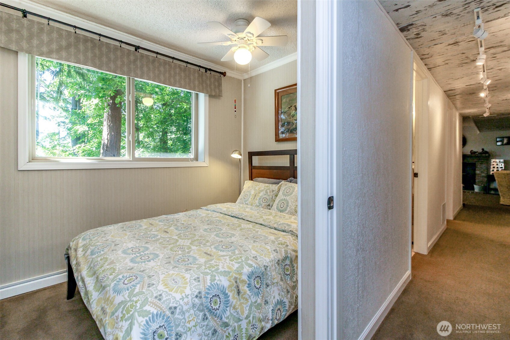 33305 41st Avenue Southwest Federal Way, WA 98023 - Photo 25 of 40 a bedroom with a bed and a window