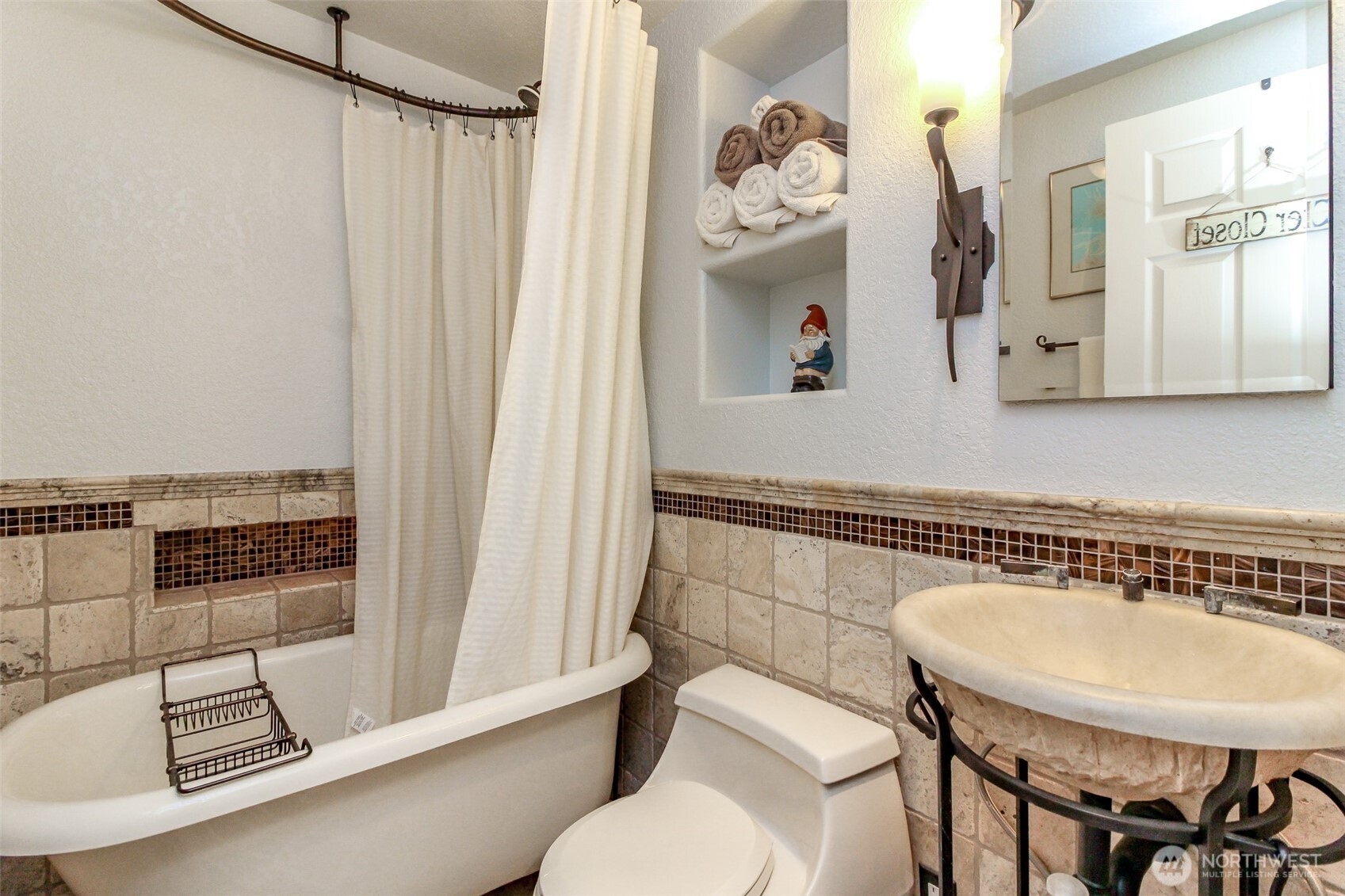 33305 41st Avenue Southwest Federal Way, WA 98023 - Photo 26 of 40 a bathroom with a sink mirror and toilet