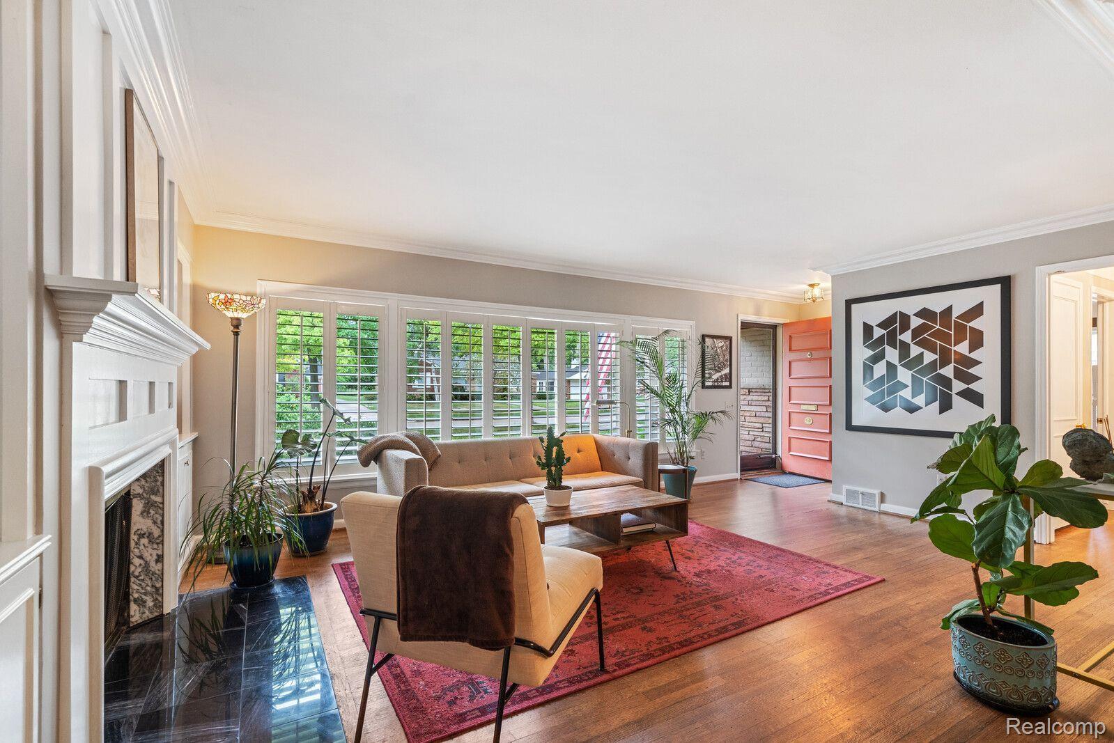 1548 North Renaud Road Grosse Pointe, MI 48236 - Photo 6 of 40 Gallery Image 6