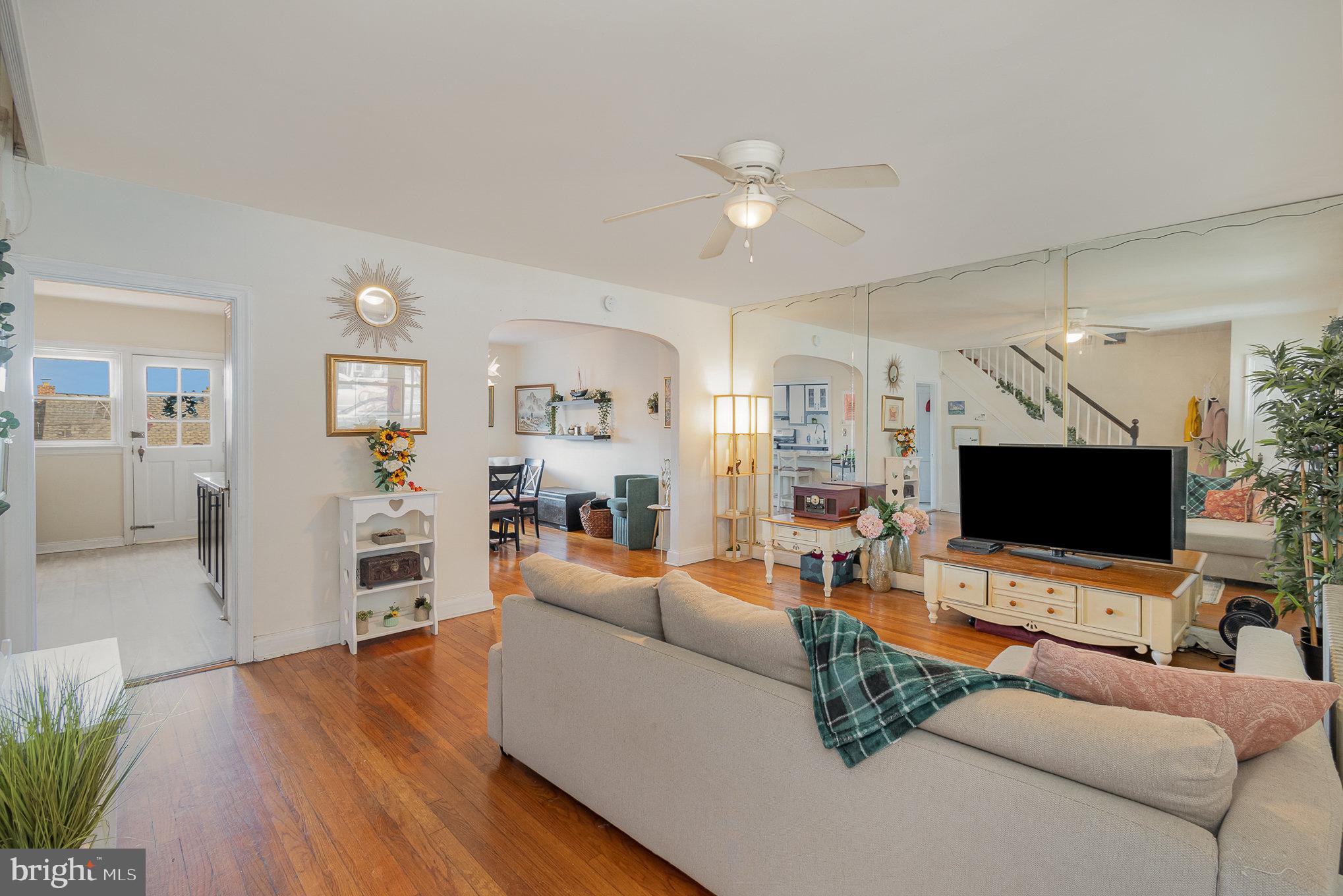 3931 Kimble Road Baltimore, MD 21218 - Photo 3 of 19 Living Room
