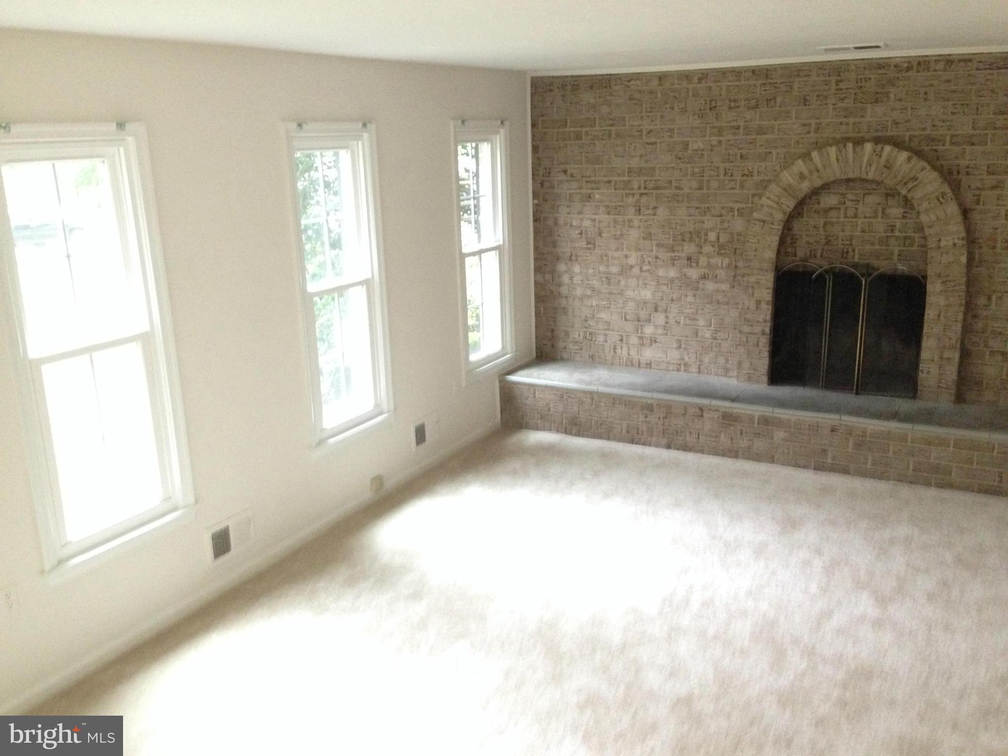 6 Winding Waye Court Silver Spring, MD 20902 - Photo 11 of 28 Family Room