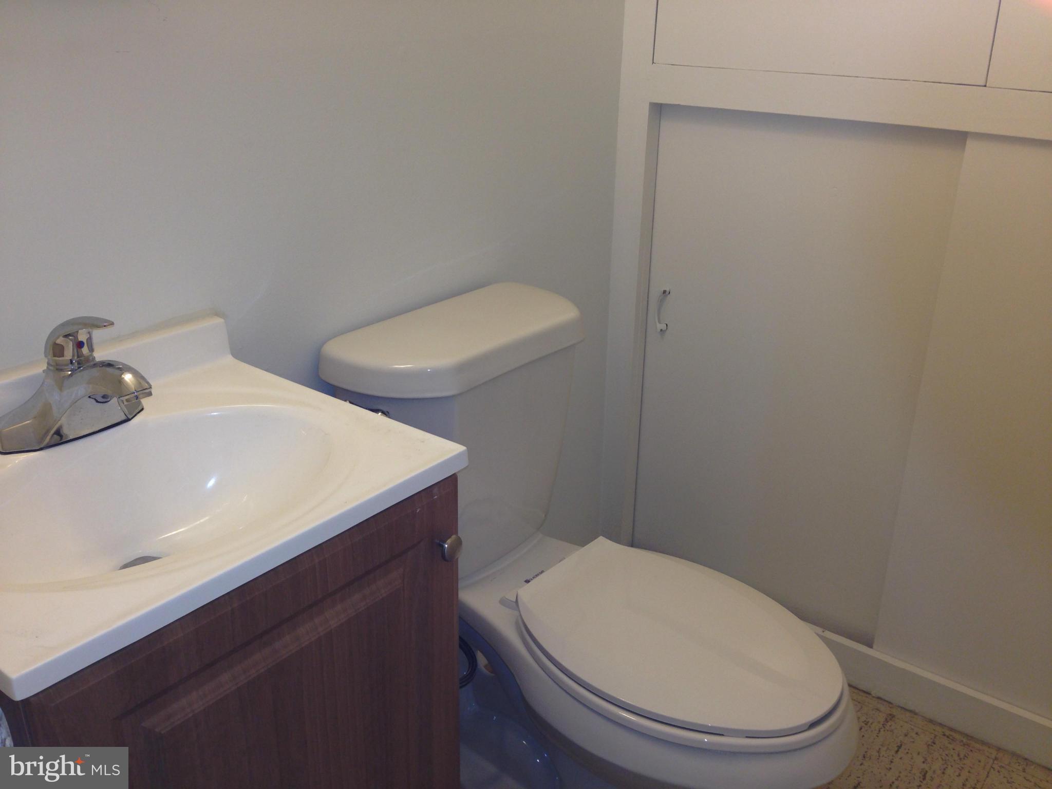 6 Winding Waye Court Silver Spring, MD 20902 - Photo 21 of 28 Bath