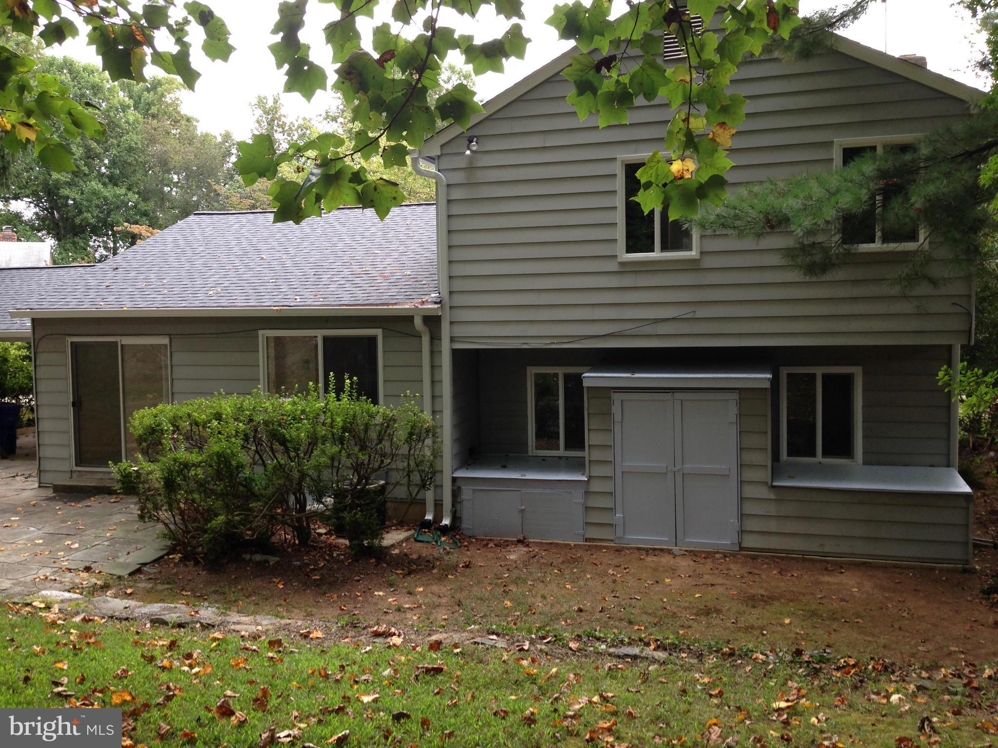 6 Winding Waye Court Silver Spring, MD 20902 - Photo 26 of 28 Exterior (Rear)