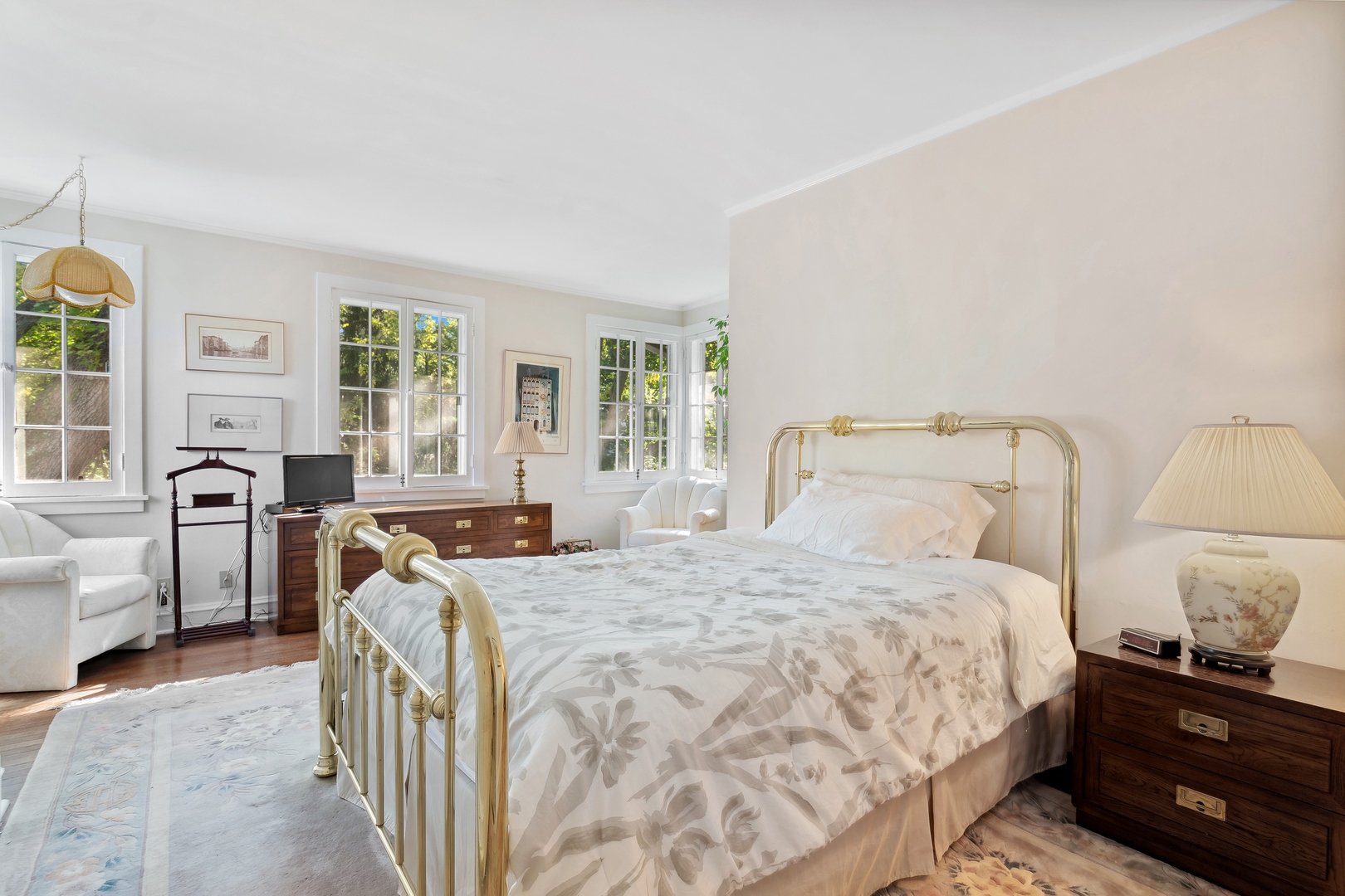 451 North Green Bay Road Lake Forest, IL 60045 - Photo 14 of 24 a bed room with a bed and a couch