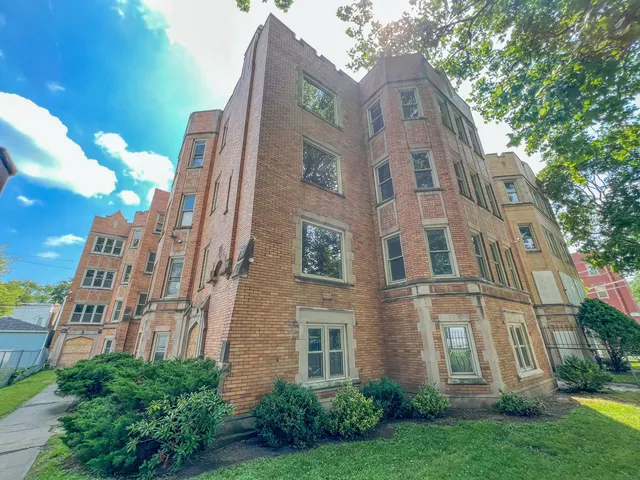 $800,000 | 7951 South Muskegon Avenue, Chicago, IL 60617