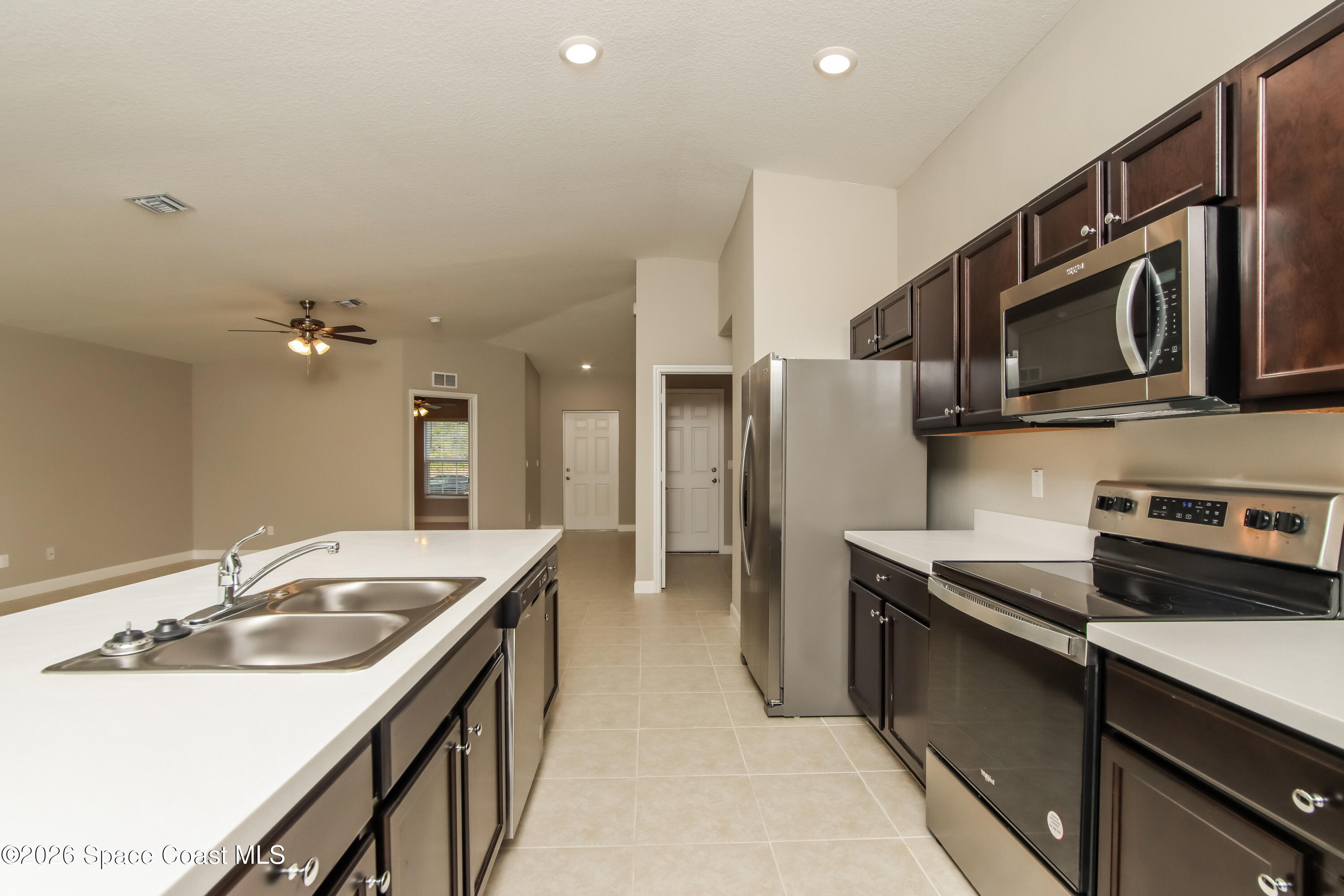 2110 Watkins Road Southeast Palm Bay, FL 32909 - Photo 5 of 15 1001399.2110 Watkins Road SE - Kitchen_1