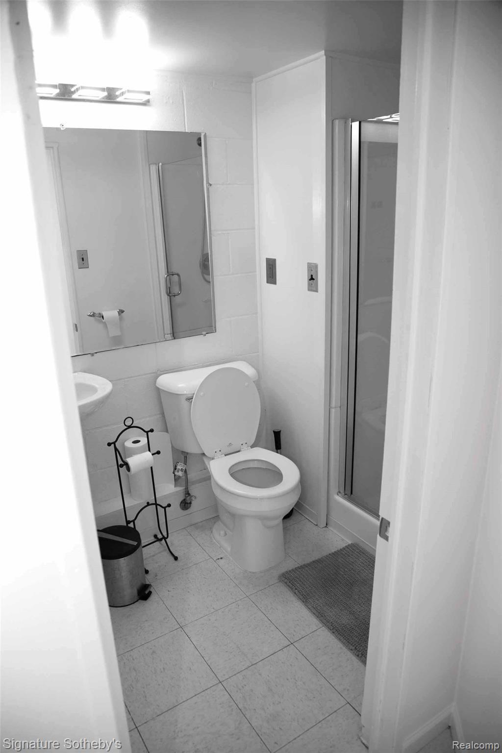 322 Kerby Road Grosse Pointe, MI 48236 - Photo 41 of 50 Basement Bath.jpg