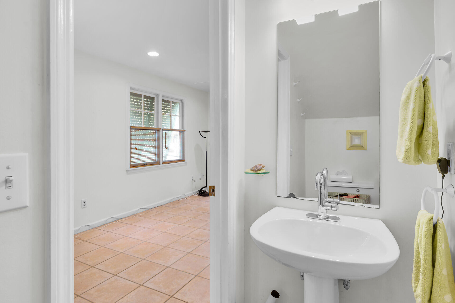 1 Spoonbill Way Key West, FL 33040 - Photo 20 of 54 1st Floor 1/2 Bath