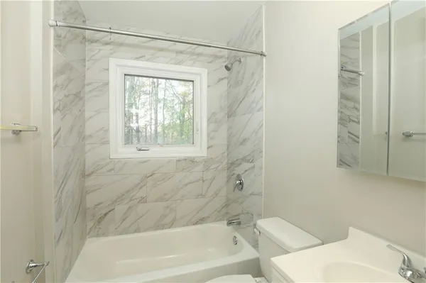 $1,300 | 166 Anderson Avenue Northwest, Unit B08, Atlanta, GA 30314