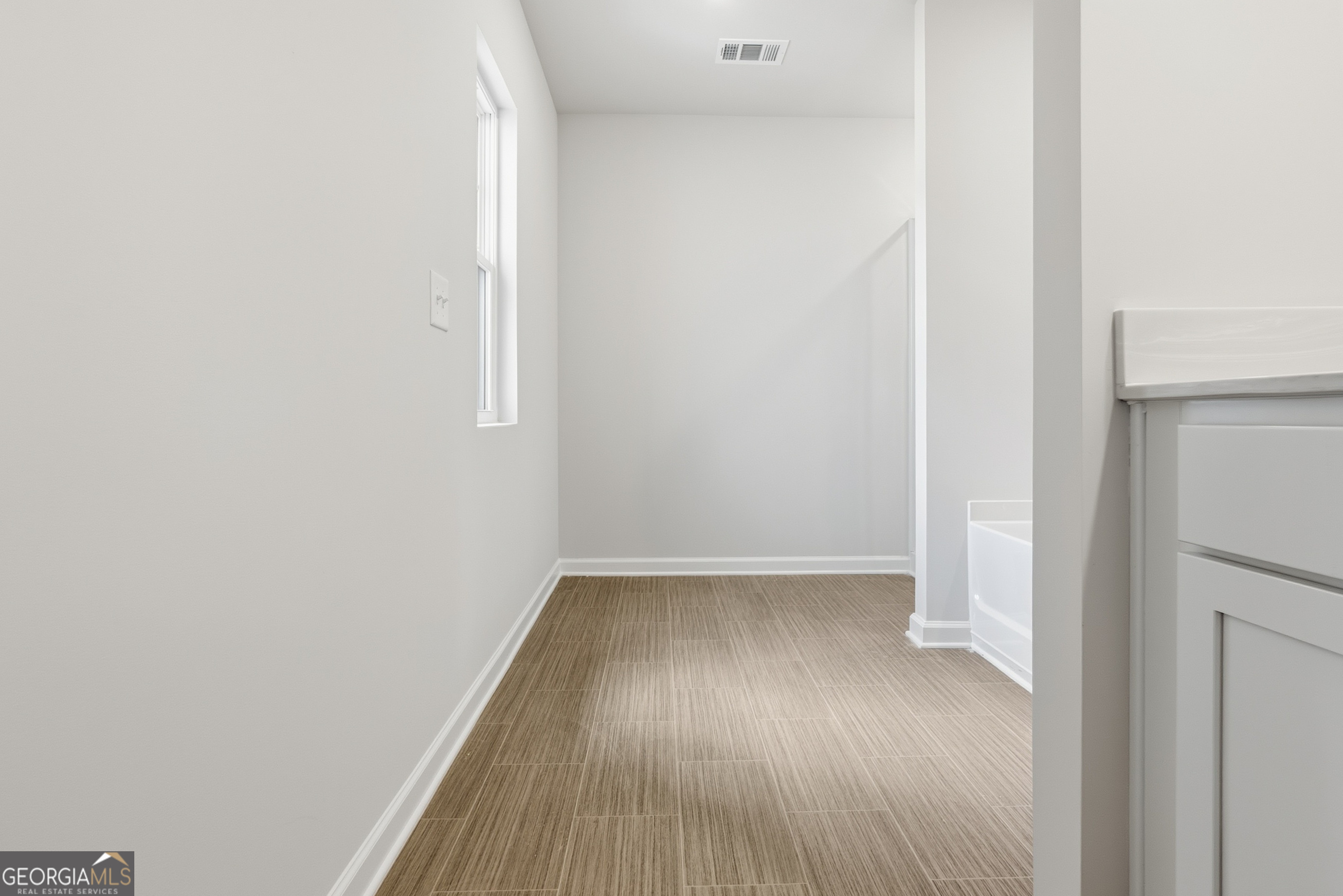 30 Umber Lane Newnan, GA 30263 - Photo 22 of 33 a view of small space with wooden floor