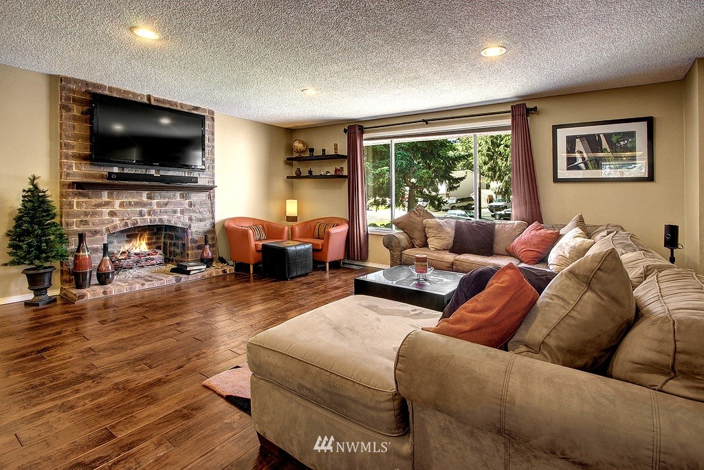 15634 129th Place Southeast Renton, WA 98058 - Photo 3 of 22 Gallery Image 3