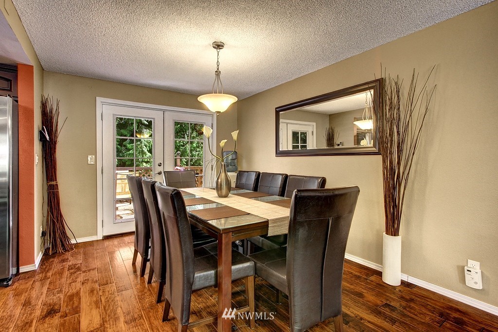 15634 129th Place Southeast Renton, WA 98058 - Photo 4 of 22 Gallery Image 4