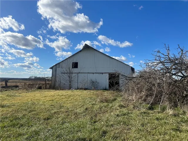 $275,000 | 12 Northwest 1400th Road, Chilhowee, MO 64733