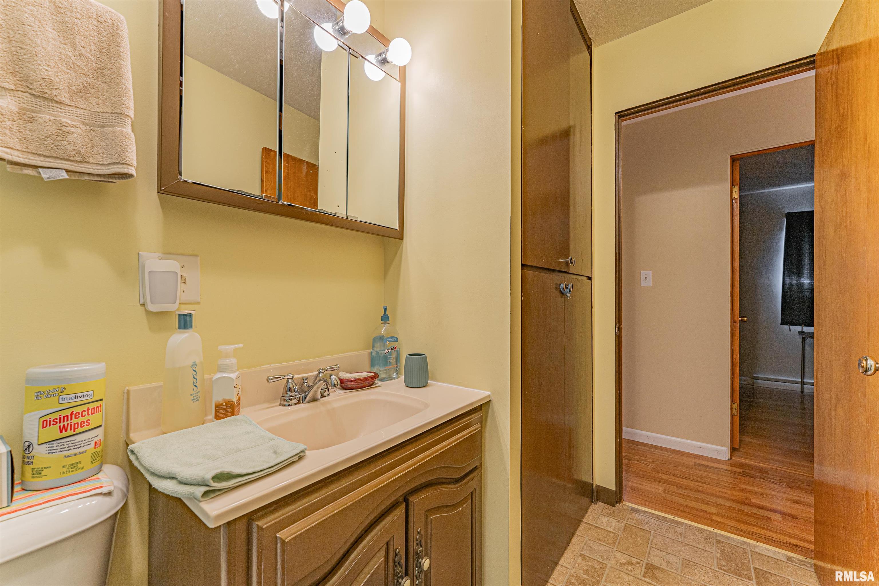 100 Northwest Walnut Street Atlanta, IL 61723 - Photo 12 of 28