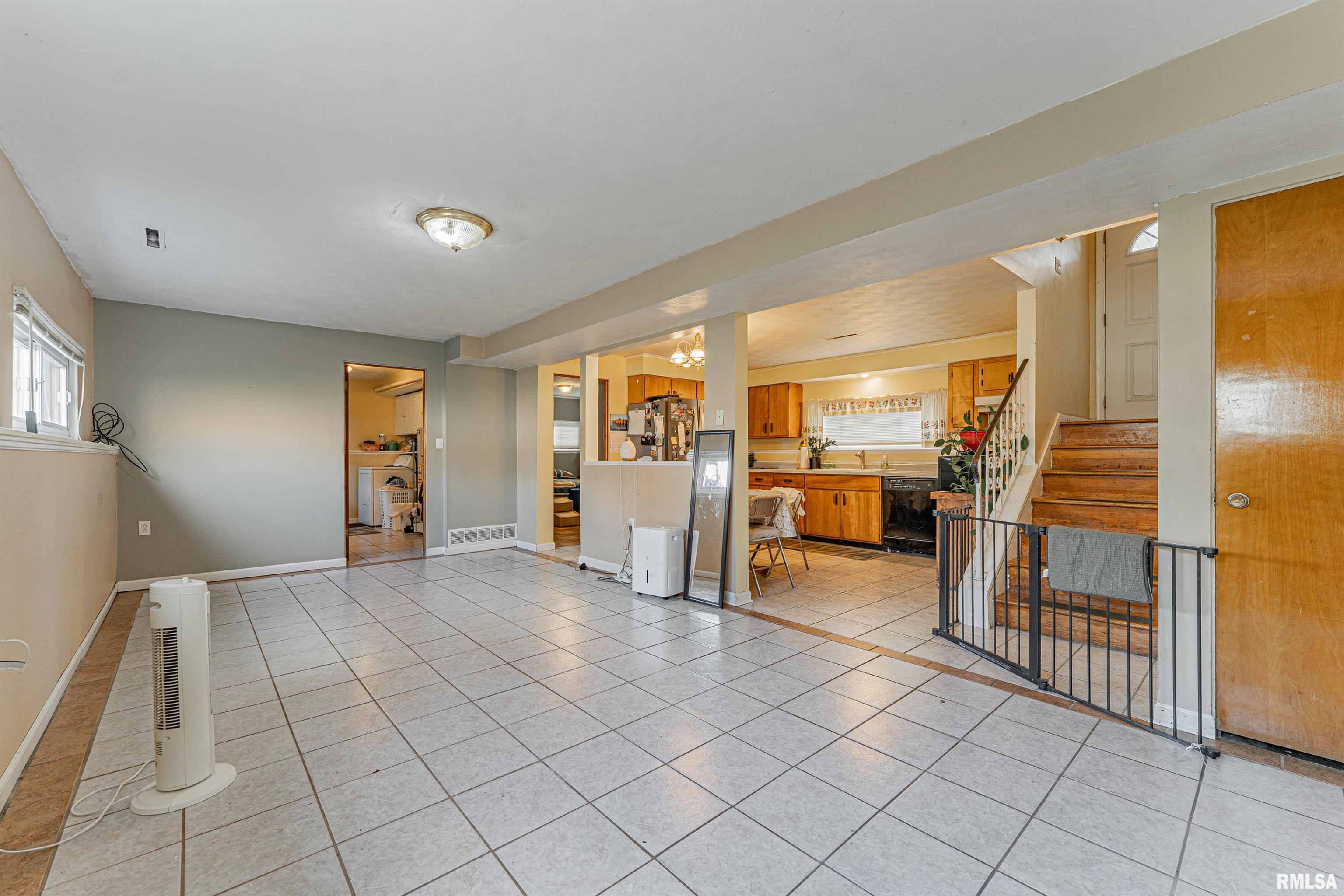 100 Northwest Walnut Street Atlanta, IL 61723 - Photo 15 of 28