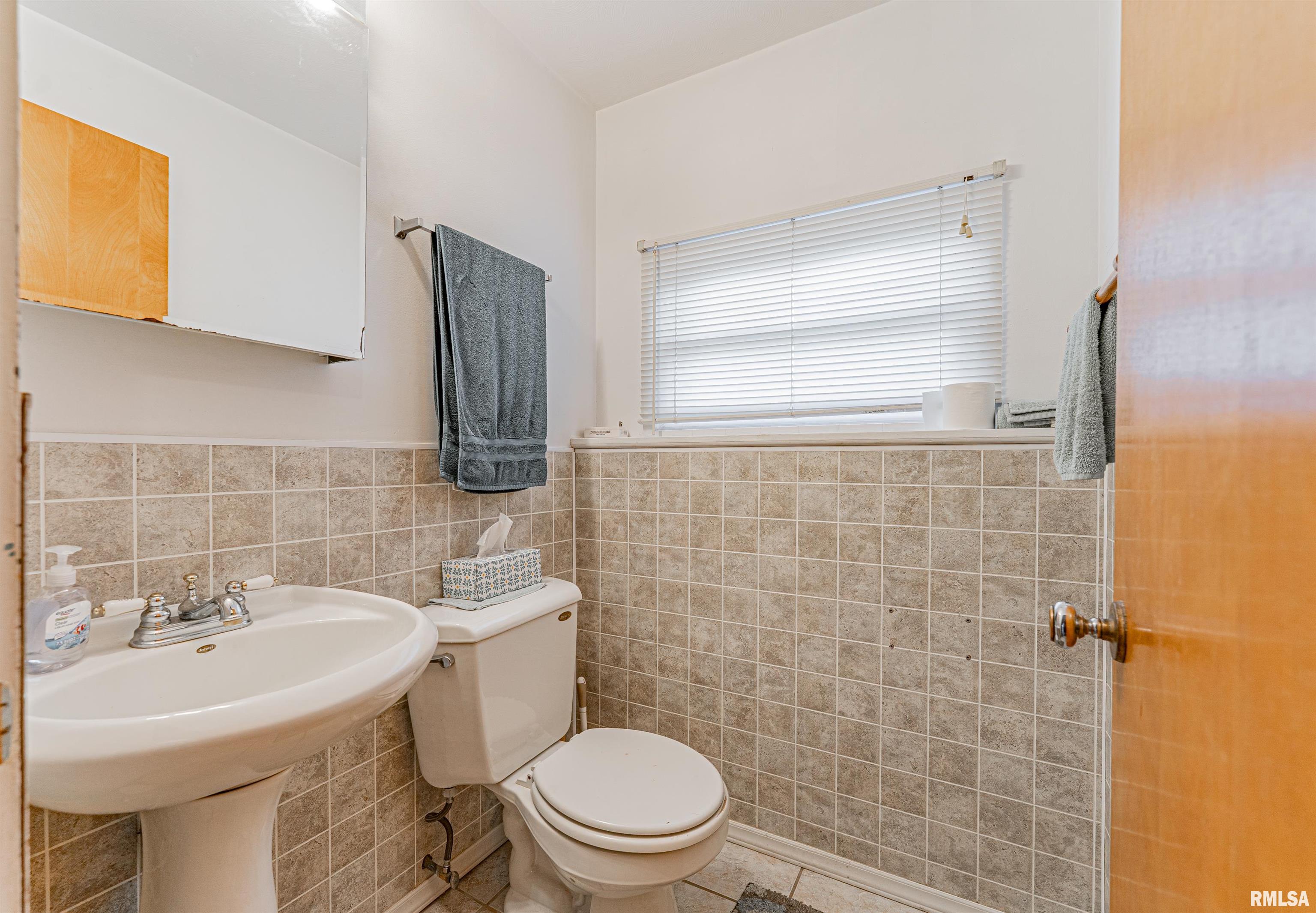 100 Northwest Walnut Street Atlanta, IL 61723 - Photo 21 of 28