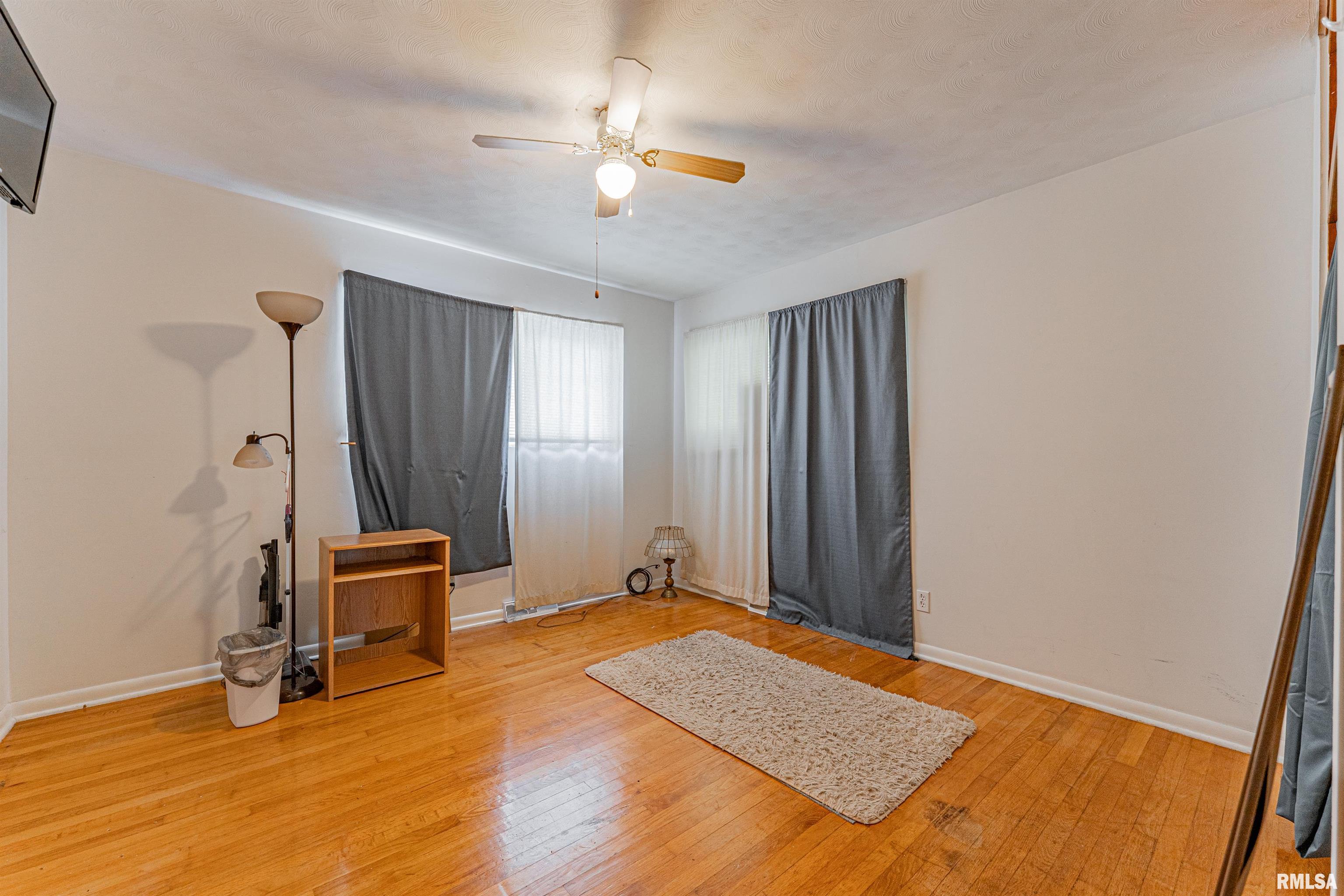 100 Northwest Walnut Street Atlanta, IL 61723 - Photo 9 of 28