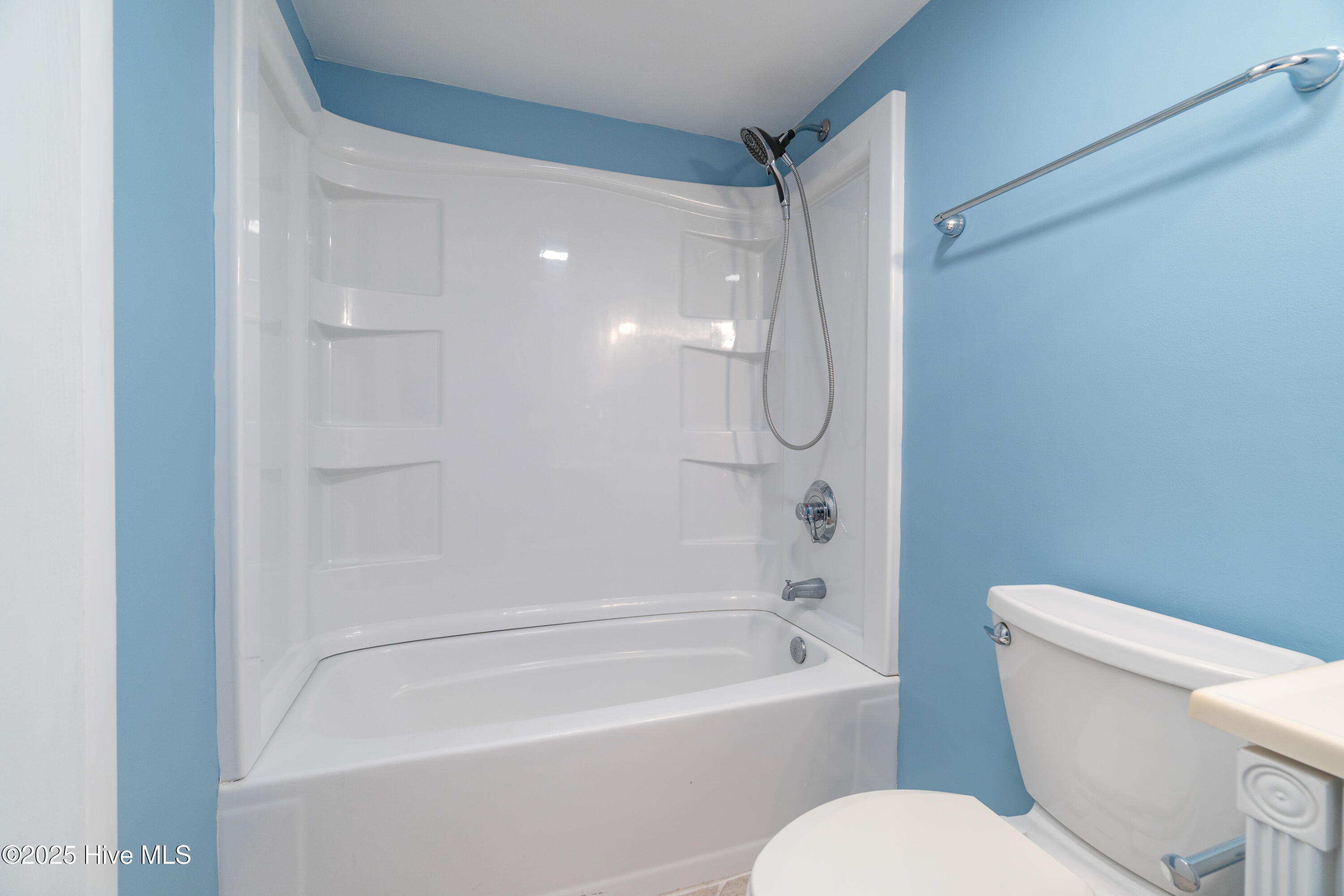 2305 West Fort Macon Road, Unit 207 Atlantic Beach, NC 28512 - Photo 24 of 43 Bathroom View