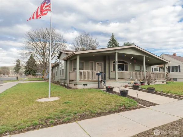 $328,000 | 803 South 3rd Street, Dayton, WA 99328