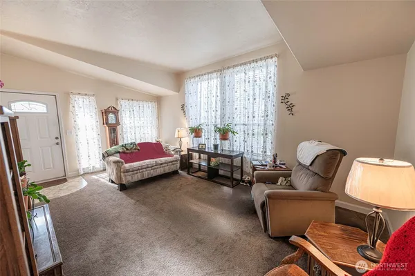 $328,000 | 803 South 3rd Street, Dayton, WA 99328