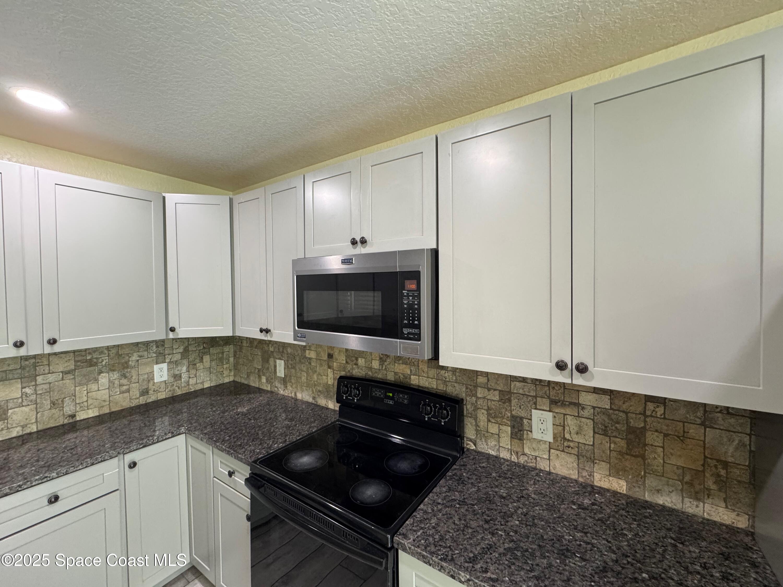 2914 Stetson Street Melbourne, FL 32901 - Photo 4 of 48 IMG_8873